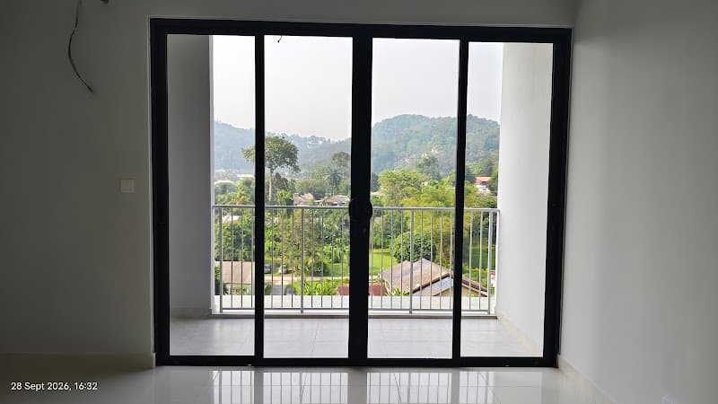 Rencana Royale sales